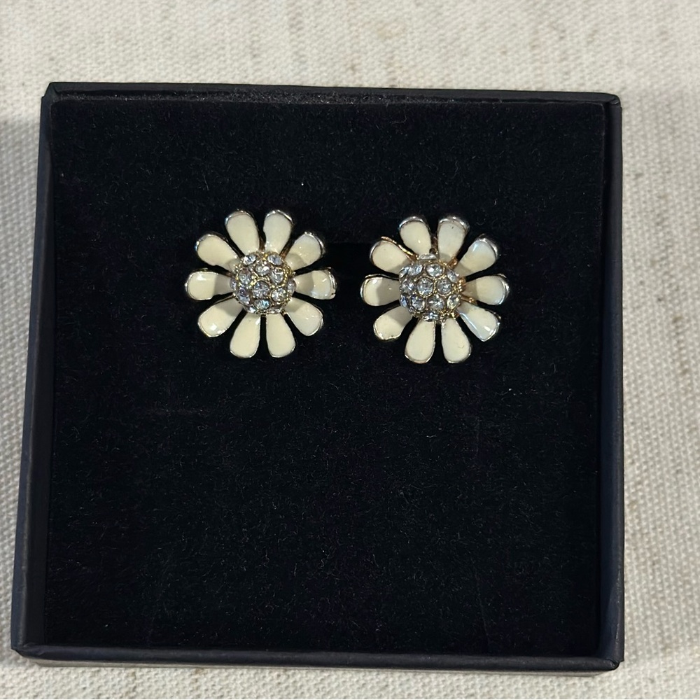 Flower studs - Picture 2 of 2